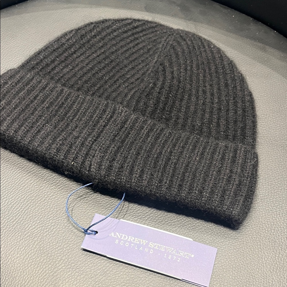 Andre Stewart Cashmere Black Ribbed Beanie